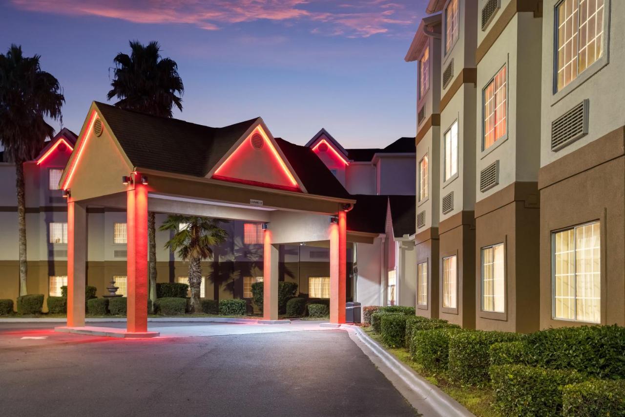 Red Roof Inn Plus+ & Suites Savannah - I-95 Экстерьер фото