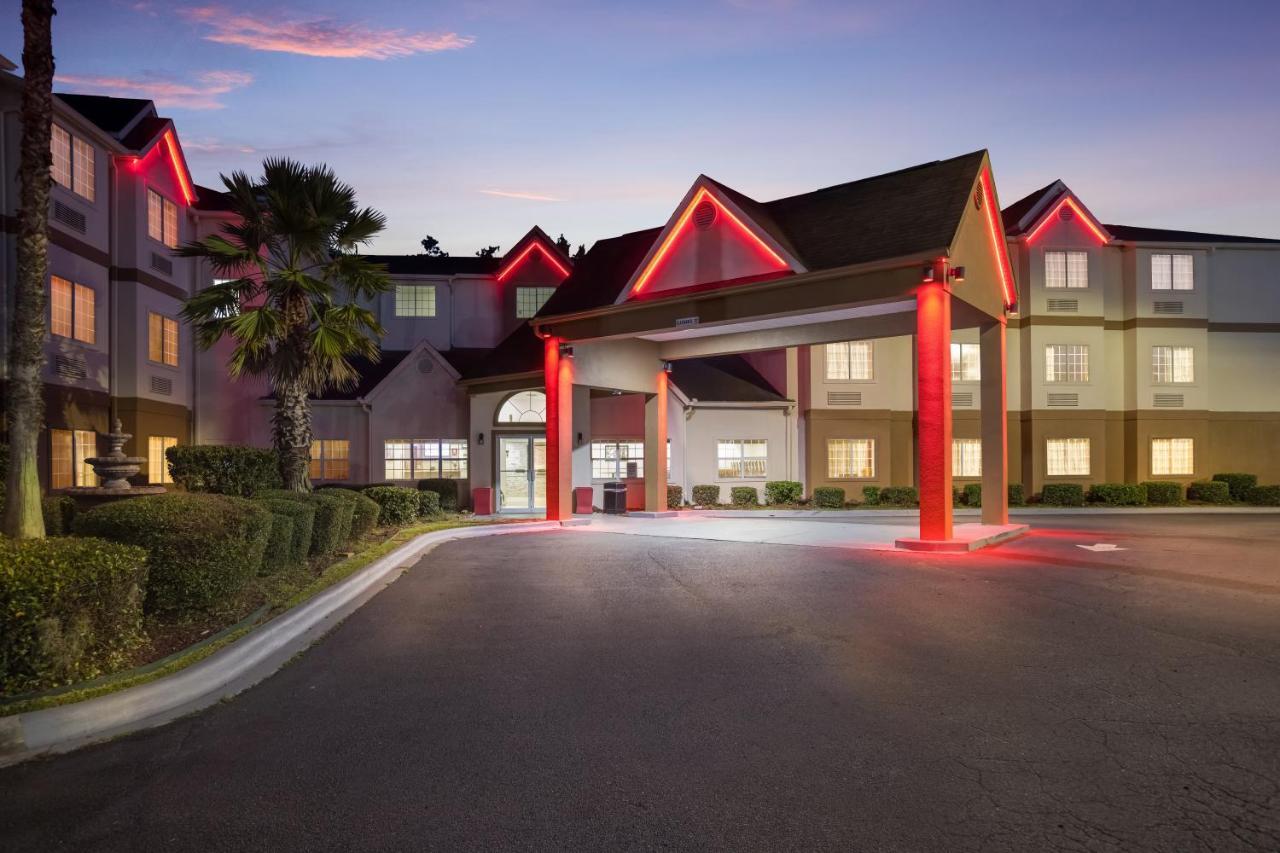 Red Roof Inn Plus+ & Suites Savannah - I-95 Экстерьер фото