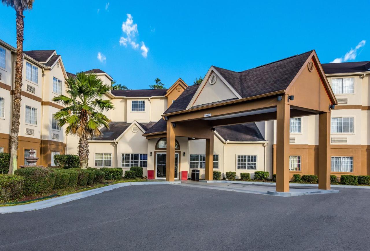 Red Roof Inn Plus+ & Suites Savannah - I-95 Экстерьер фото