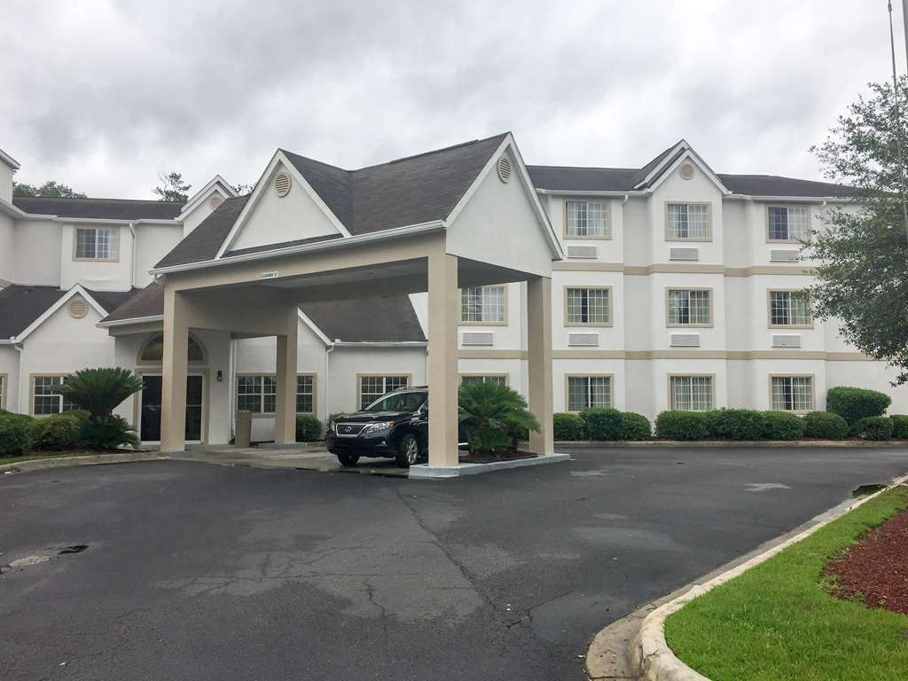 Red Roof Inn Plus+ & Suites Savannah - I-95 Экстерьер фото